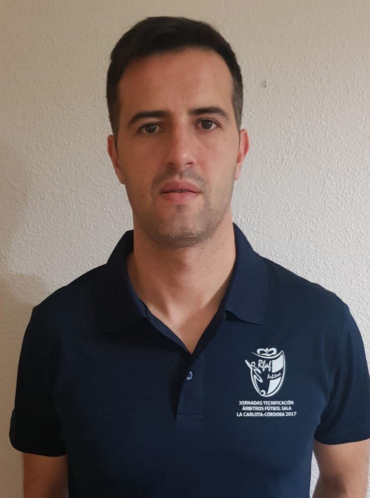 eftfutsal's tweet photo. Para terminar la noche os presentamos otra pieza de este proyecto, Valeriano Delgado @vdelgadoramirez lleva años como formador de f.sala en CD AHLZAHIR actualmente es árbitro de 2b de fs de la @rfef siendo directivo de la CAFS (RFAF) cursando Nivel 3 de fs #CrececonNosotros https://t.co/OLeYCbf3lO
