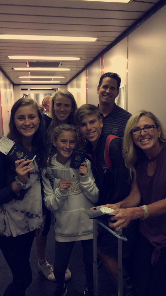 ChefRyanKate's tweet image. Having a great time in Italy so far!!