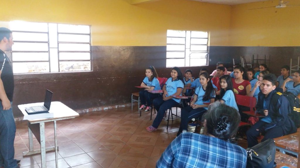 totoclerch's tweet photo. Esta semana iniciamos nuestro primer entrenamiento de #noviazgo con #Redescool en el Colegio SantaTeresa del Barrio Fátima en la ciudad de #PresidenteFranco #altoparaná https://t.co/4UNw3MJC5e