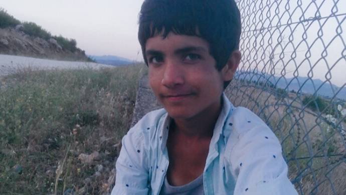 Kayıp ve Kan İlan (@kayipvekan_ilan) on Twitter photo DİKKAT KAYIP ÇOCUK İLANI...!
YER: Diyarbakır/Silvan’ın Malabadi Mahallesi’nin kırsal alanları 
YAŞ: 14
ADI-SOYADI: Yusuf YILMAZ 
GEÇ KALMAMAK İÇİN HERKES DESTEK OLSUN LÜTFEN..!
Gören duyan olursa 155 veya 156 numaralaruna ihbar etmelerini önemle rica ediyoruz. DİKKAT KAYIP ÇOCUK İLANI...!
YER: Diyarbakır/Silvan’ın Malabadi Mahallesi’nin kırsal alanları 
YAŞ: 14
ADI-SOYADI: Yusuf YILMAZ 
GEÇ KALMAMAK İÇİN HERKES DESTEK OLSUN LÜTFEN..!
Gören duyan olursa 155 veya 156 numaralaruna ihbar etmelerini önemle rica ediyoruz.
