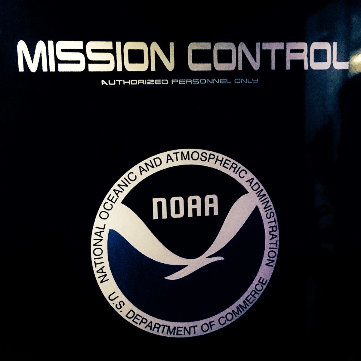 I touched something that has traveled 6,000 meters below the surface of the ocean today 😱 Thank you <a href="/NOAA/">NOAA</a> and <a href="/vaseagrant/">Virginia Sea Grant</a> for the tour of the #Okeanos! It was amazing to get an inside look at how deep-sea footage and data are generated—and there’s so much more ocean to explore!