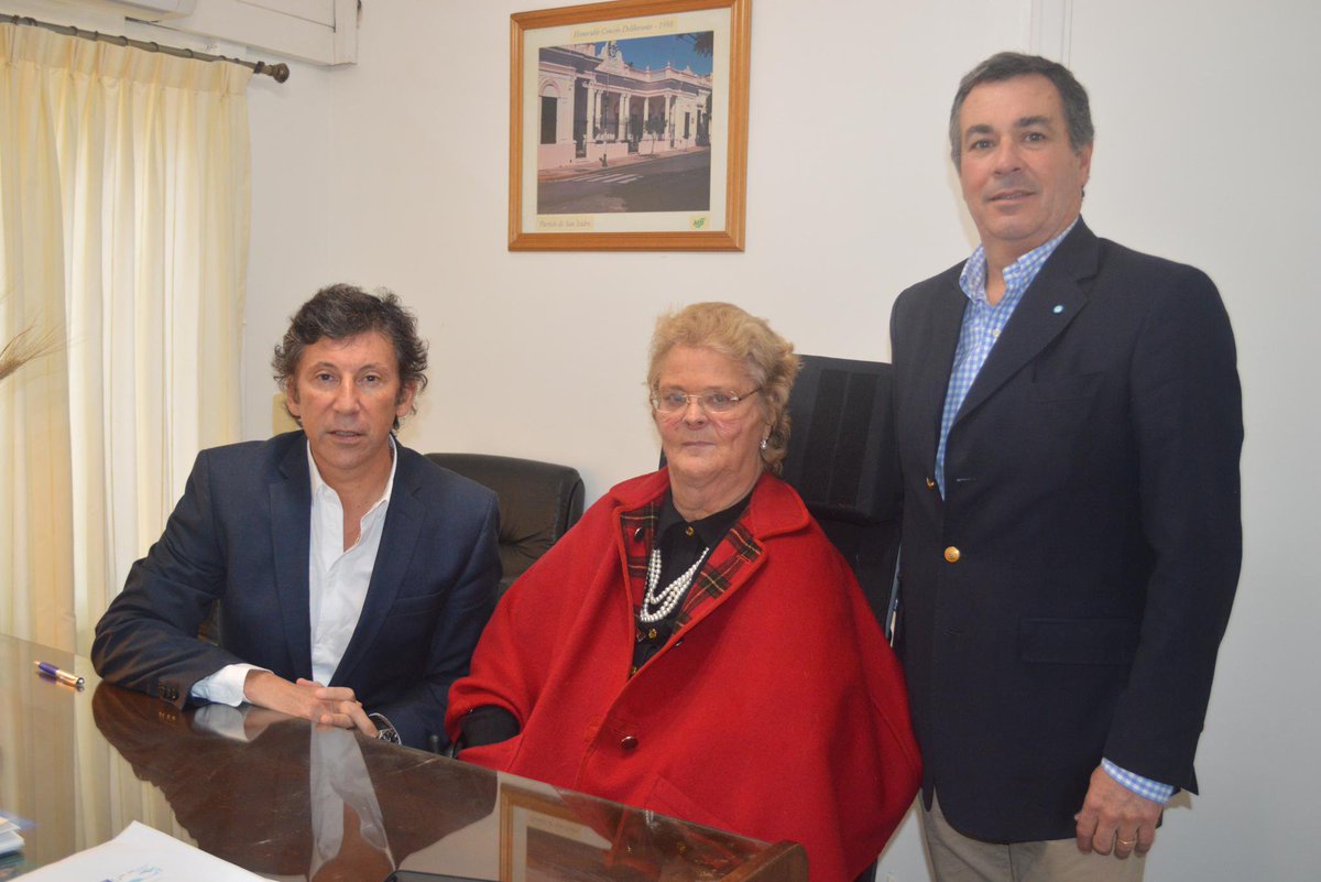 desanisidrocom's tweet photo. #EPAMM PRESENTÓ SU LABOR INSTITUCIONAL EN #SANISIDRO.
La presidenta de @epammoficial, Martina Antonini, mantuvo un encuentro con el intendente de San Isidro, @gustavoposse y con el presidente del @HCDSanIsidro, @andresgrolon Más info: https://t.co/iZ306poK82 https://t.co/U4v3xKNTHg