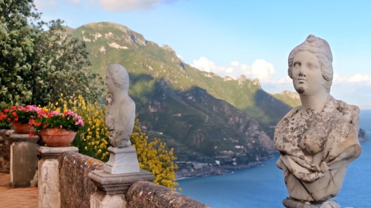 weddingbee's tweet photo. top 10 dream wedding destinations 
https://t.co/1GiV964fY3 https://t.co/cypFizUlpv