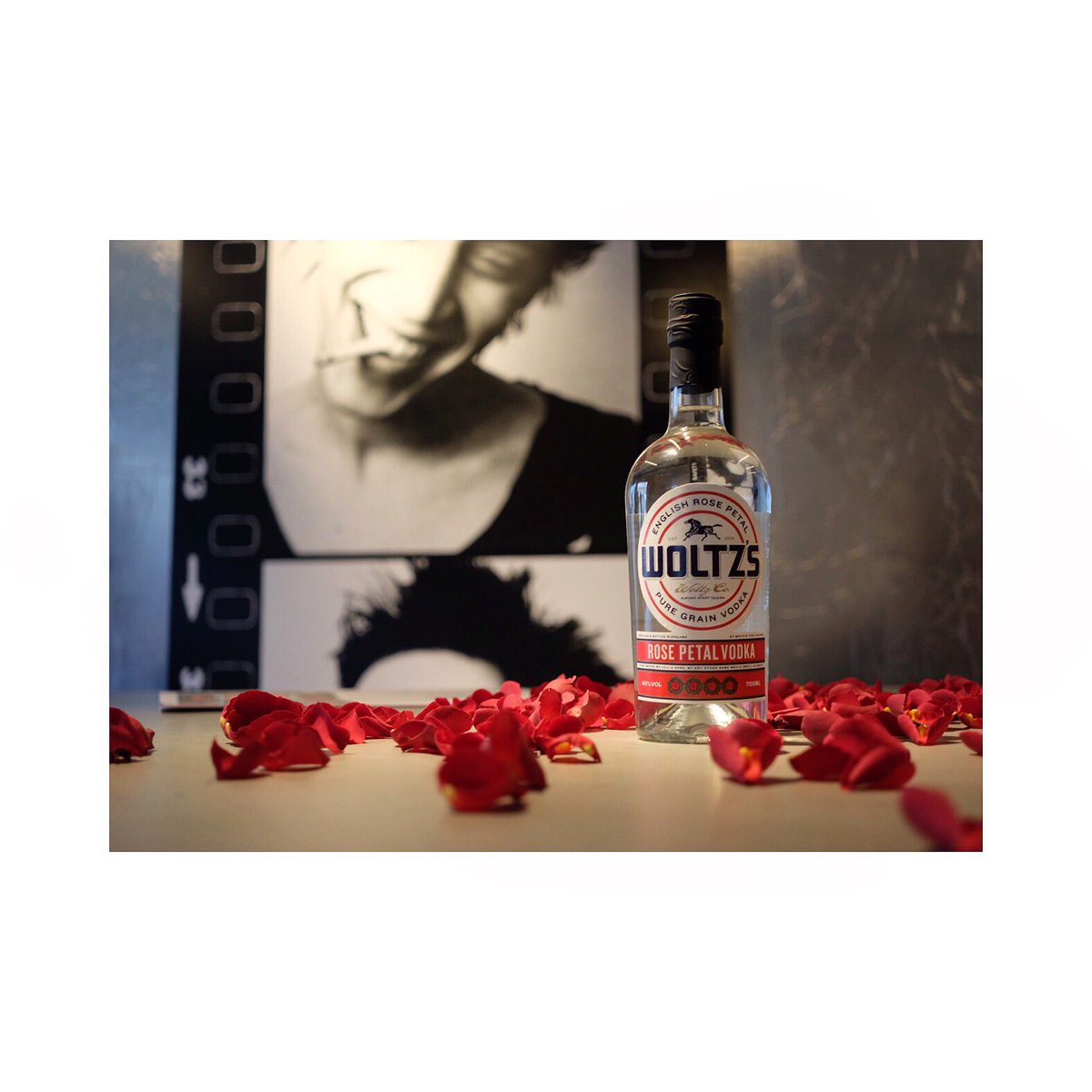 🌹🌹🌹 English rose petal vodka from <a href="/TonyConigliaro/">Tony Conigliaro</a> <a href="/DrinkFactoryLTD/">Drink Factory Ltd</a> 🌹🌹🌹