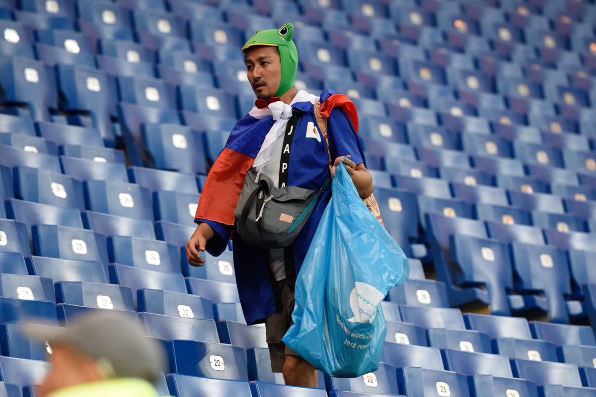 Sporf's tweet photo. 😔 Lose 3-2 in the 90th minute to Belgium.

🗑 Still stay behind and clean rubbish from the stands.

🇯🇵 Take A Bow, Japan Fans. 👏 https://t.co/BsGwUx6MkZ