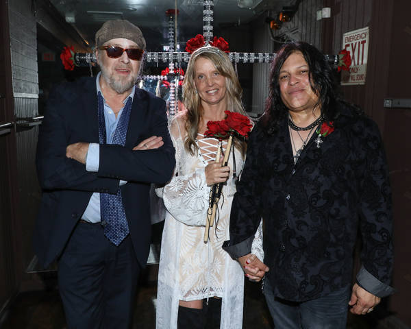 YMAssociates's tweet photo. Media Coverage-Wenn Celebrity Photos captures Rock &amp; Roll Drummer from #SixGunSal Joey &amp; Linda Durant Wedding Celebration at the #RainbowHollywood
See all photos: https://t.co/LD84ciIWyf 
#SouthernRock #RockandRoll #WeddingCelebration #MrandMrsDurant  #LeifGarret #Drummer  #YMPR https://t.co/M4620CPUGS