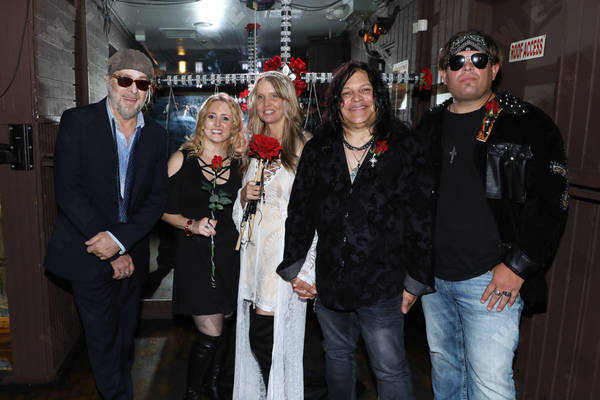 YMAssociates's tweet photo. Media Coverage-Wenn Celebrity Photos captures Rock &amp; Roll Drummer from #SixGunSal Joey &amp; Linda Durant Wedding Celebration at the #RainbowHollywood
See all photos: https://t.co/LD84ciIWyf 
#SouthernRock #RockandRoll #WeddingCelebration #MrandMrsDurant  #LeifGarret #Drummer  #YMPR https://t.co/M4620CPUGS