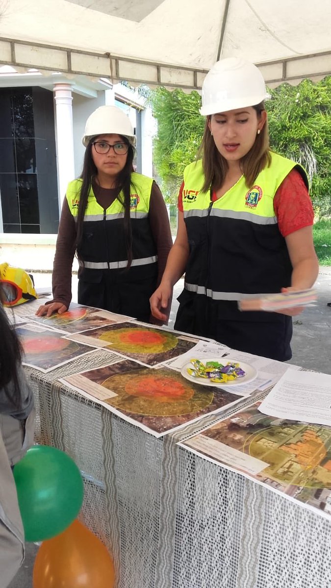 UebUgr's tweet photo. UGR-U.E.B. participando en la feria tecnológica de gestión de riesgos.  Buena experiencia https://t.co/AeXLRIRgSg