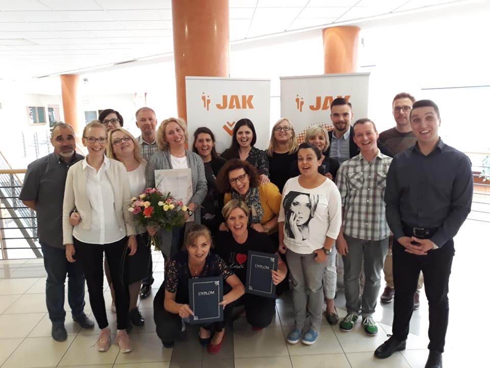 JAK__MD's tweet photo. Kolejna grupa stała się absolwentami Akademii Trenera Biznesu JAK-MD™ - jesteśmy po weekendzie sesji egzaminacyjnych. Gratulujemy wszystkim wspaniałych etiud i wysokich ocen! #studia #studiapodyplomowe #trener #trenerbiznesu #jakmd https://t.co/2J0hhIqmRS