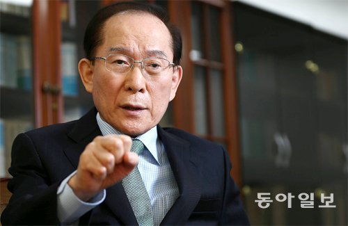 오늘만 사는 관리자 - 정치짤 대방출 tweet media