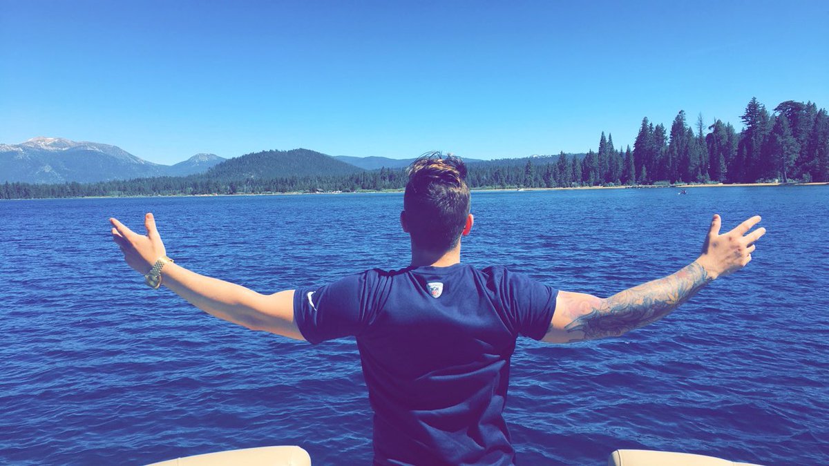 TrabishBen's tweet photo. Team building in #Tahoe always so much fun with the Sales and Marketing family! #MakeItPersonal #MakeAnNpac #Frontline #RockStars @WilloftheWestLV @jaLOWEha @TahoeDreamTeam @jacobdgraff @RedianaZ @diamondresorts @Rydowl2010 https://t.co/bZY6mFbq8x