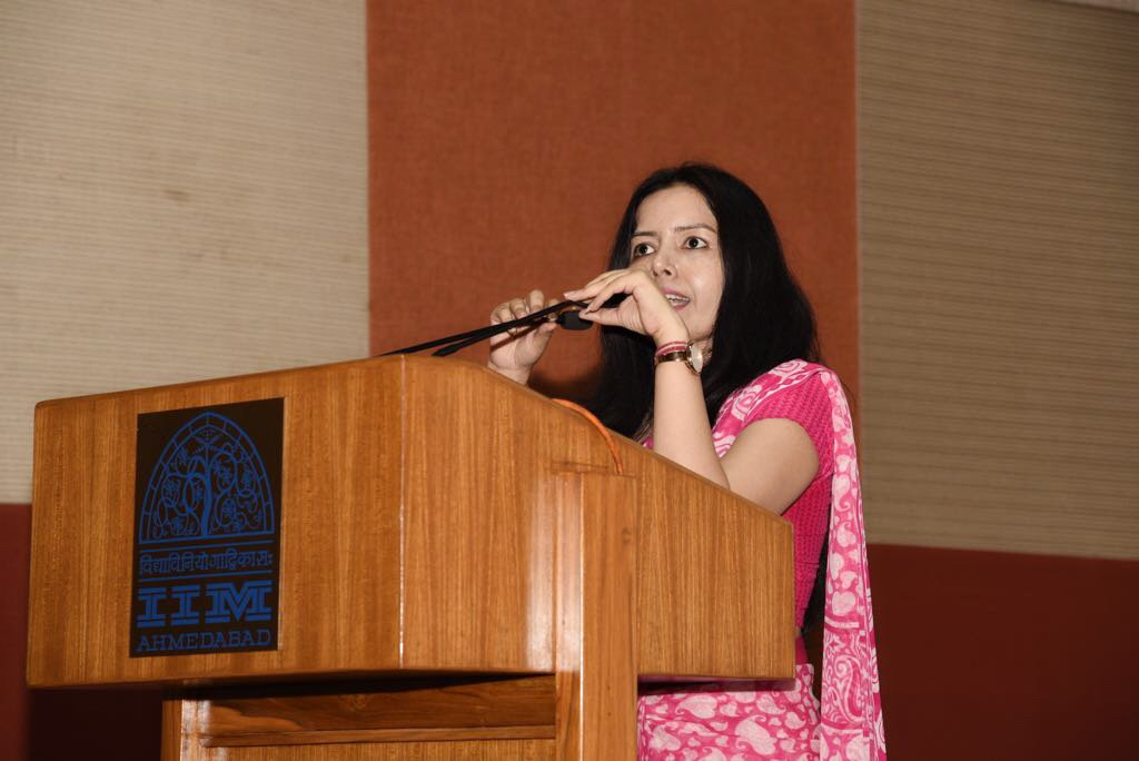 IIMAhmedabad's tweet photo. Prof. Promila Agarwal, Chair, Committee for Managing Gender Issue at #IIMA enlightened new batch towards Gender Sensitization during the orientation session of 2018-2020 batch. Here are a few glimpses of the session. https://t.co/j45Mx7YiBJ