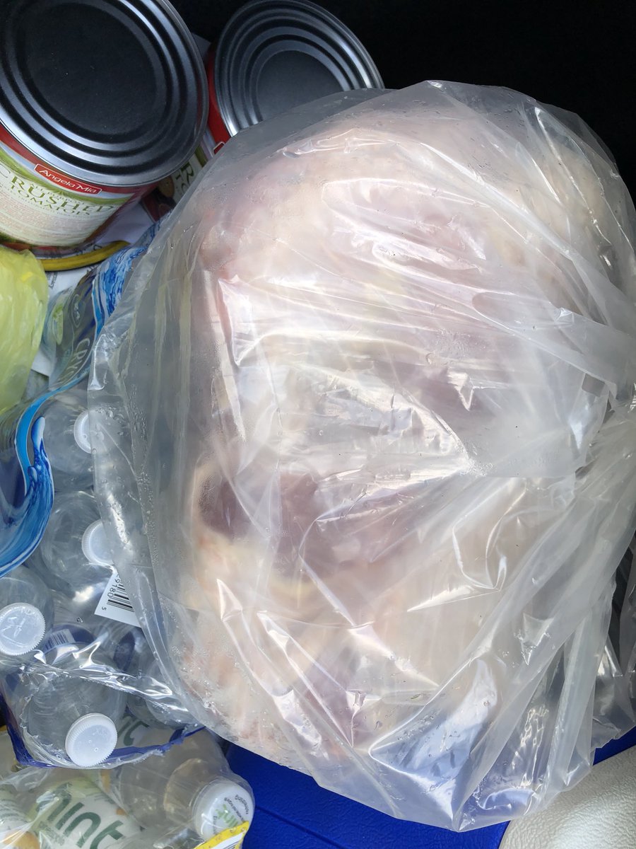 SavingStranger's tweet image. Food Blessings for the Homeless. Score. #SavingthePerfectStranger  #Homelessness #compassion #EllenDegeneres