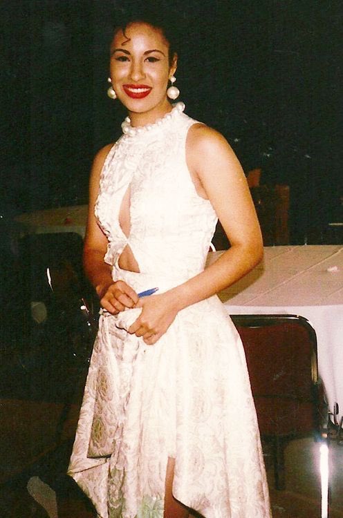 Selena quintanilla wedding dress 60 photos Astyledwedding com