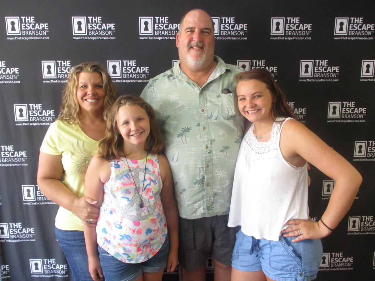 EscapeBranson's tweet photo. Did you escape with us last week? Team pics are up over on our Facebook page - head over there and check them out! And don't forget to like, tag and share! #escapebranson #explorebranson #choosebranson https://t.co/5BkpeNJ05p