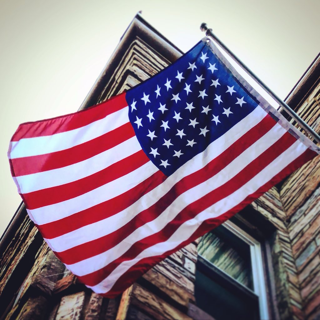 omgflags's tweet photo. 34 stars today! Introduced on July 4 1861 after Kansas’s admission to the Union. This is the flag that Union forces carried into battle for the first 2 years of the Civil War #omgflags #whatsthatflag #funwithflags #flyalltheflags #thehillishome #capitolhilldc #hstreetgreatstreeth https://t.co/JUtoEhzwUN