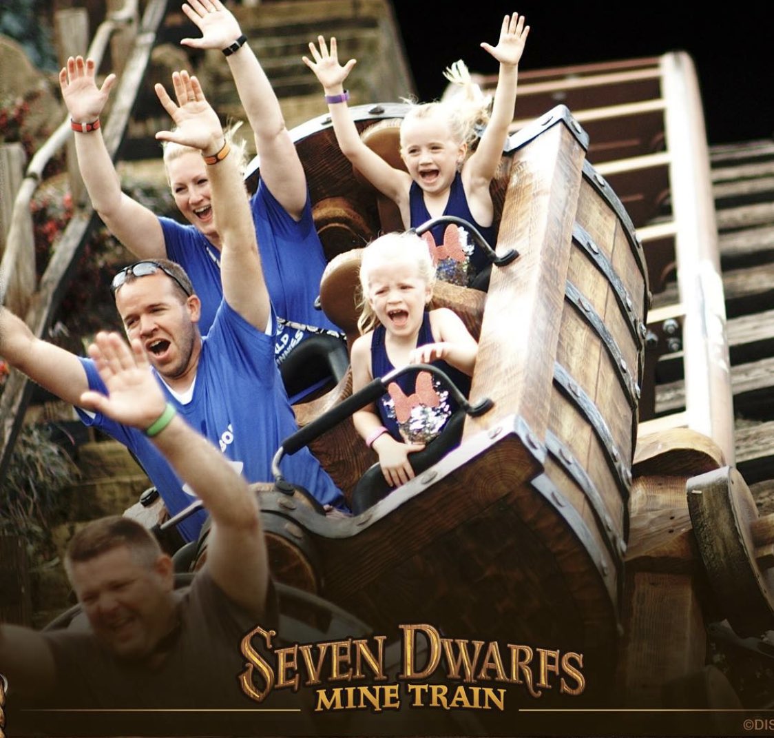 ROXcoachB's tweet image. The Bewalders take on Disney World!   #greattrip #longlines #HOTandrainy  #happiestplaceonEarth 😀 #themeTees good to be home 😎