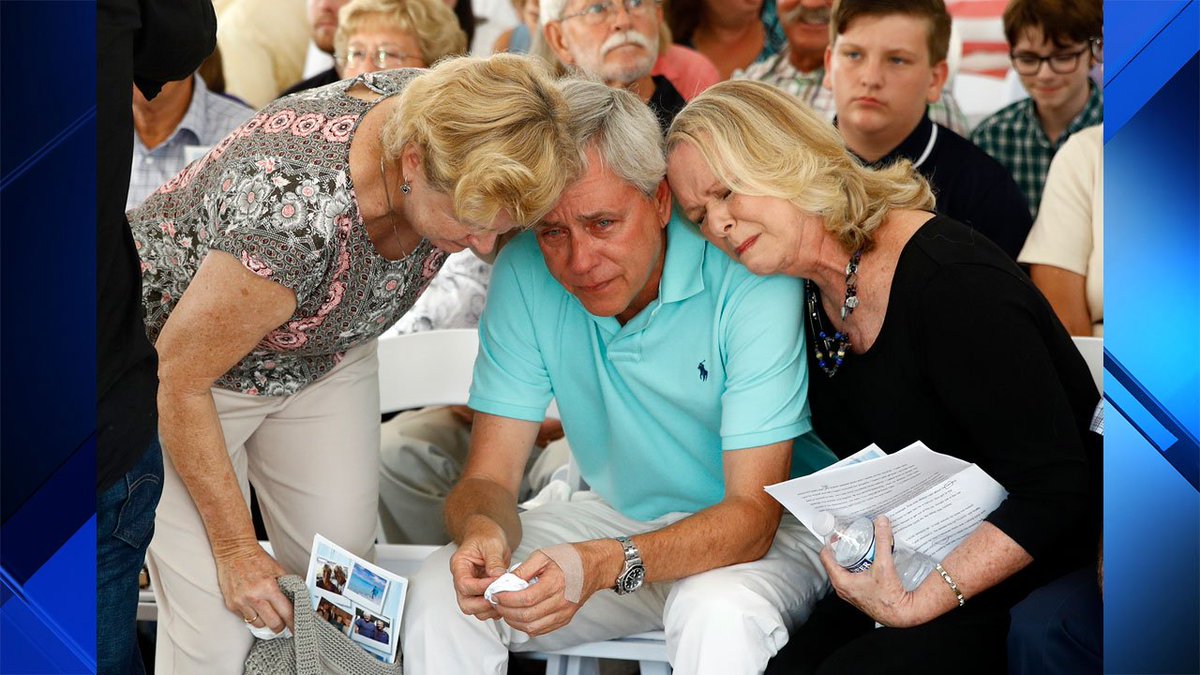 Crowd gathers to honor South Florida native killed in newsroom shooting bit.ly/2MIq1k7 https://t.co/pHTonpY7VY