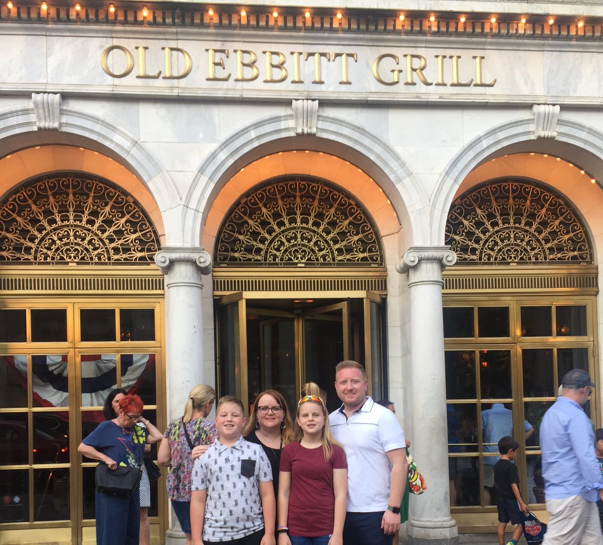 jdorman80's tweet photo. Family Night Out! Dinner with a view. Good evening Mr. President @realDonaldTrump https://t.co/9J07nTnFHq