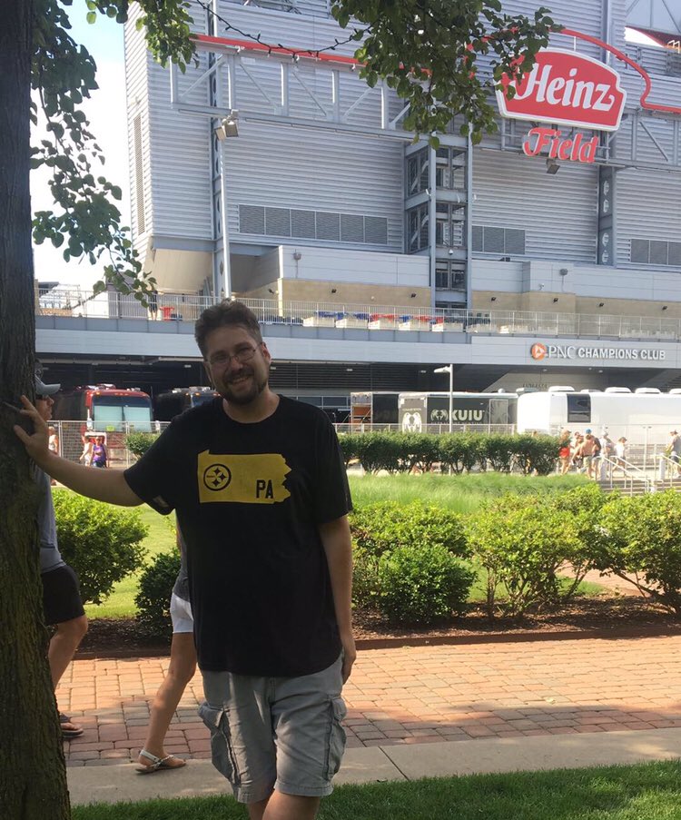 Koche003's tweet image. Didn&apos;t get a chance to post this yet but got a chance to get out to an amazing city #Pittsburgh and took this beauty in front of the greatest stadium in the game #HeinzFeild home to The Greatest team in the @nfl the @steelers absolutely was overjoyed!