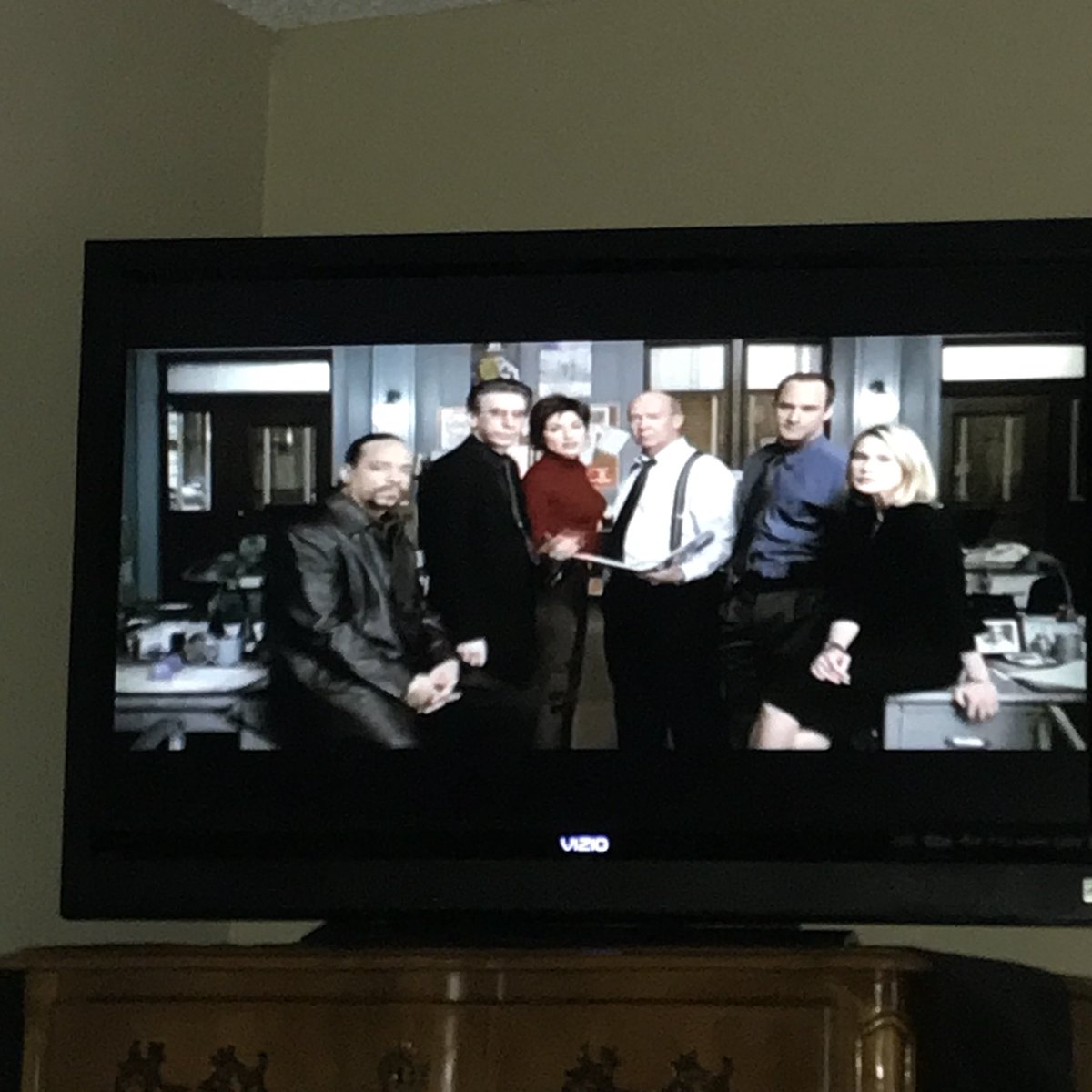 Vtflystar's tweet photo. Daily craving satisfied!! #LawAndOrderSVU https://t.co/nR116TLHFi