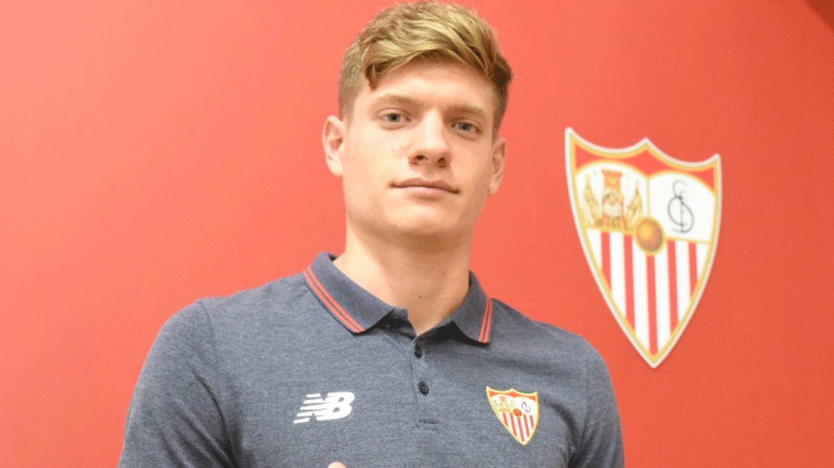 Mariano Konyk Goba (20 años) juega en el  #SevillaAtlético. Sus padres son ucranianos que viajaron a Argentina a trabajar y en 2001 se fueron a España por la crisis. Jugó en Valencia y tanto Barcelona como Real Madrid intentaron ficharlo.