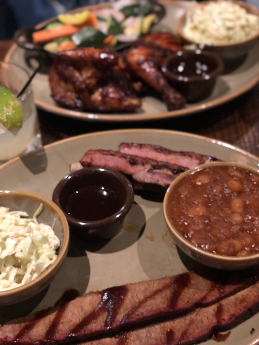 NachoAguirreM's tweet photo. Having dinner at @Q39KC Omg!! This place is amazing really good BBQ. The apple Coleslaw is killer and meats sooo tender!! Tks for the recommendation @Deepal08554028 #sweettravels #alwaysleaveroomfordessert #supportthebaker #KansasCity https://t.co/tfL2IEuKlM