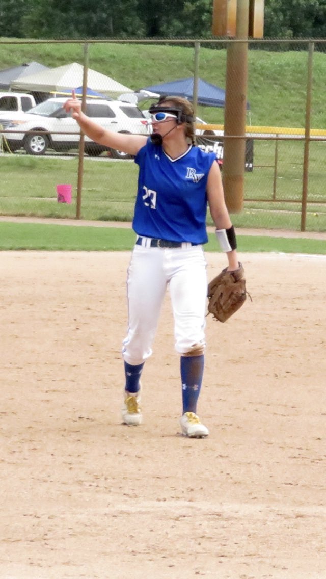 mc081768's tweet photo. @1jteague @NatalieMTeague @GVSUSoftball @gosxucougars @BluewaveJP03 #THEFIELDGENERAL https://t.co/ZN3EMbns5A