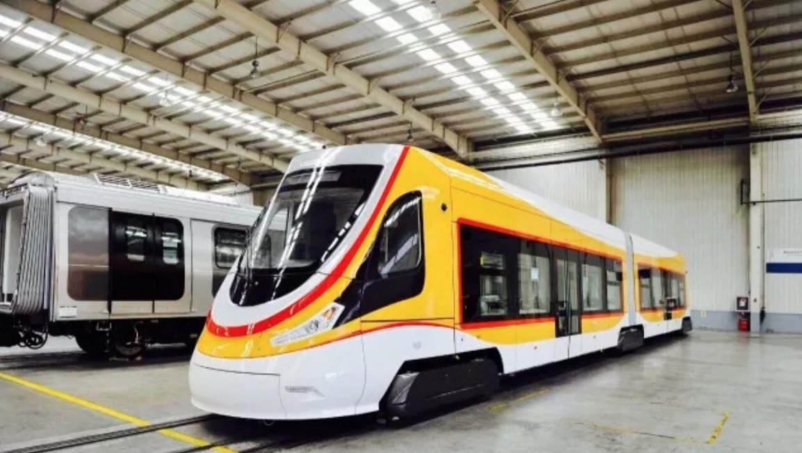 China's first tram for the high-altitude Tibet Plateau (3.000 meters above sea level)!

Rolling off the production line in #Qingdao, our Low-Floor Tram will be in operation at #Qinghai by end of 2018.

➡️ How do you like it?

#travelgreen #lowfloor #newmobilescene #localeconomy