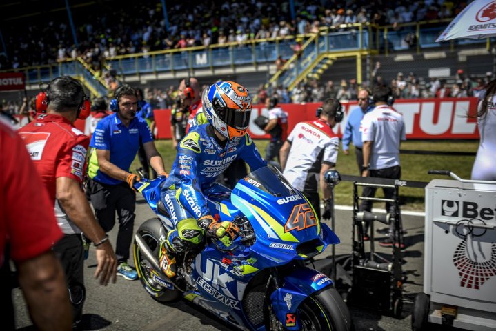 MotorModif's tweet photo. GP Assen 2018 : Alex Rins Podium Ke 2 !
https://t.co/q6zEAyfVRq #AR42 #SuzukiMotoGP #AI29 #MotoGP #MotorModif #MotMod @SuzukiMotorID https://t.co/EEgA6t1ueg