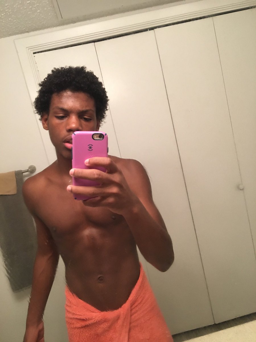 sleepy_king's tweet photo. Woah ❤️💪🏾 https://t.co/FsVzlyiXAr