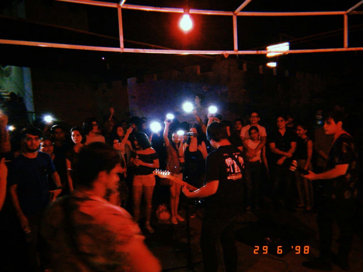 CasaDelSolWav's tweet image. 🔥Una del viernes pasado en la presentación del EP de @RedQuills 🔥 Si no fueron se lo perdieron // Muchas gracias a los asistentes y a @_CocoMx @spaceatlasmx @EscalaCero #Grize @HOLYSUNNBAND  y @leonelfierrro &amp;lt;3