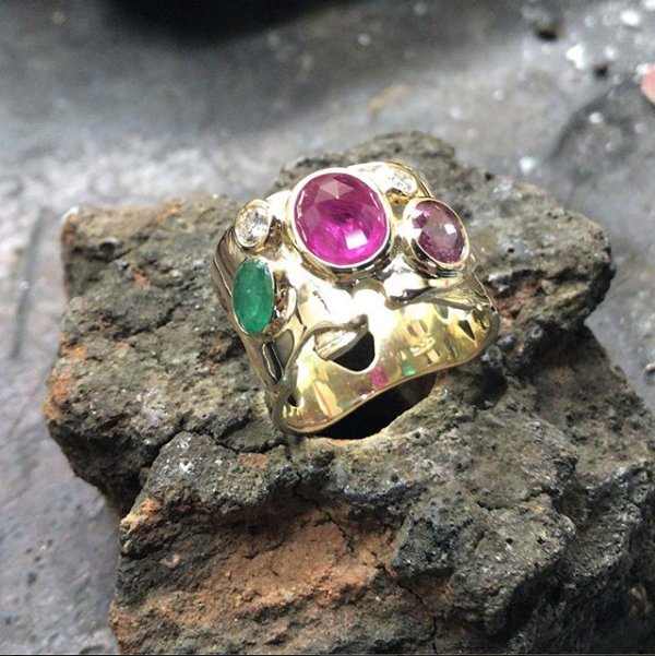 flowjewelrystd's tweet photo. Something organic and fresh for a client that said abstract would be just fine for this 14k ruby , emerald , diamond and tourmaline band ... just a touch deco !! #goldjewelry #diamondring #jewelryaddict #jewelrymaking #goldring #ruby #diamonds #emerald #customjewelry https://t.co/7YGSQ7Kj7u