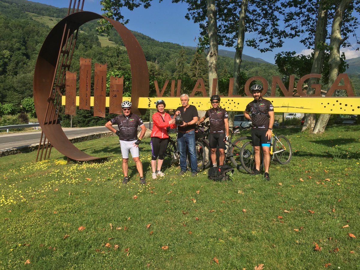 ConsorciTer's tweet photo. #20anysConsorcidelTer. Ja hem passat el testimoni del càntir per la Vall de Camprodon, tot fent la #RutadelTer amb bicicleta. @AjSetcases, #vilallongadeter, #llanars, @ajcamprodon, #santpauseguries. https://t.co/9iREmMqWaT