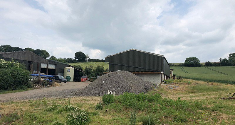 energy1es's tweet photo. We are proud to say that we have teamed up with @isoenergy to install a full #offgrid solution to a farm near Daventry. The farm now has a 12kW East/West #solar array that feeds #RenewableEnergy into the #EasyGrid battery storage system, providing #Power to the whole household. https://t.co/v8YwYSirJ6