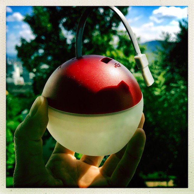 travelsonja's tweet photo. Mein neuer kleiner Liebling: Bulb von #Rubytec
Passt in jeden Rucksack, in jedes Zelt, auf jeden Balkon....
I love #Gadgets :-)
https://t.co/OfeR9YszsI https://t.co/JJRQ6nLroN