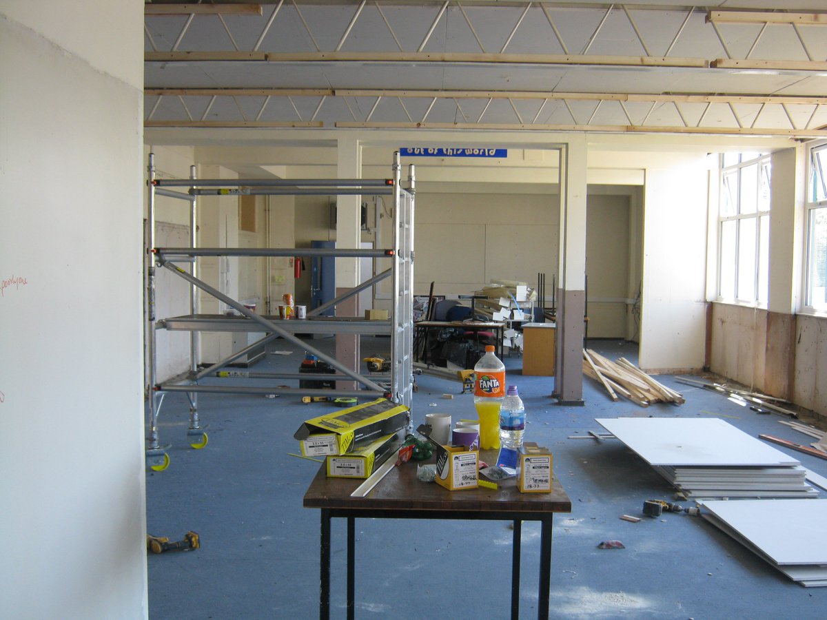 HVCLRC's tweet image. It&apos;s always sad to read how many libraries and librarians are undervalued. But not in this school. Just look what&apos;s happening to ours! The plasterers have started work. #workinprogress #libraryrefurb #lifeisgood