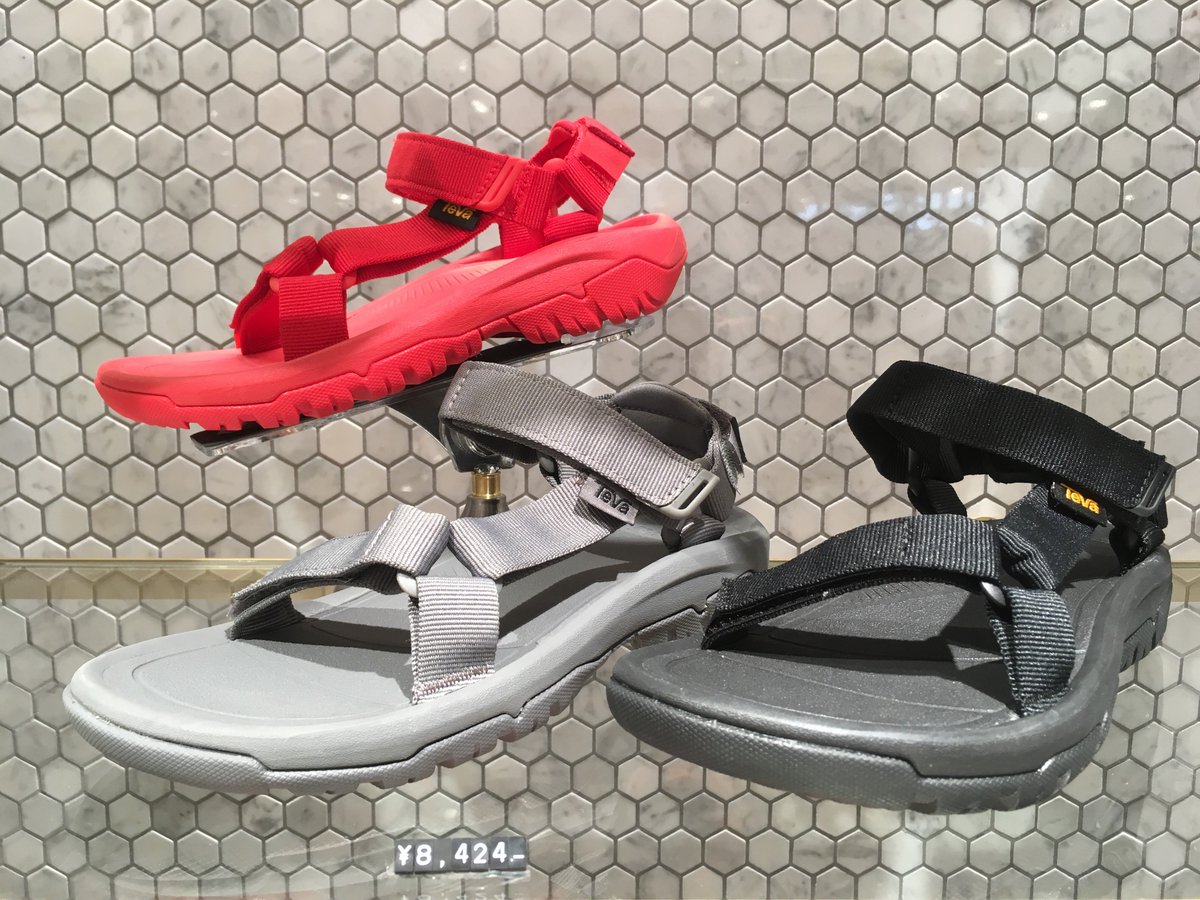 BY_CHIBA's tweet photo. 大人気ブランド〈TEVA〉が再入荷致しました。夏のお出掛けに取り入れて頂きたいアイテムです。
#BYITEMSW
#TEVA
# sandals https://t.co/ndD7bK7ais