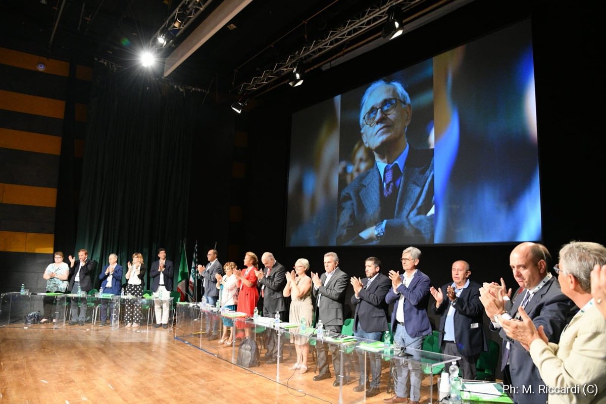 #3luglio <a href="/FurlanAnnamaria/">Annamaria Furlan</a> dalla Conferenza Nazionale dei Servizi in Rete della Cisl #crescereperilfuturo #serviziCislinrete apre la sua relazione con un ricordo commosso di #PierreCarniti