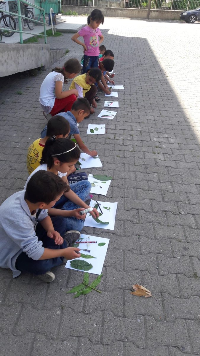 Ders her yerde! Suriyeli çocuklar açık havada faaliyette. Yaz kurslarımız devam etmekte. 
Learning environment is not limited within classrooms. Syrian children are active in open-air. Our summer courses continue efficiently. 
⁦<a href="/tcmeb/">Millî Eğitim Bakanlığı</a>⁩ ⁦<a href="/EUDelegationTur/">AB Türkiye Delegasyonu🇪🇺EU Delegation to Türkiye</a>⁩