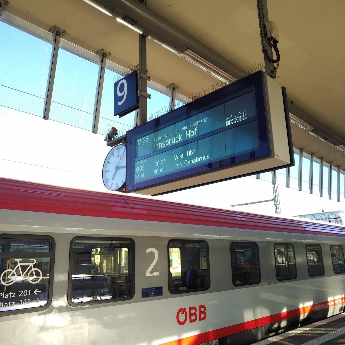 v_i_o_l_a's tweet image. on the road (or rather: rails) again: on my way to lille for the #LIBER2018 conference. looking forward to meeting interesting colleagues and listening to interesting talks! :) #travellinglibrarian #libraryconferences