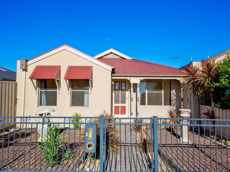 ExtonsRE's tweet image. |RENT ME|
*Spacious open plan living + additional lounge
*Low maintenance secure yard with rear access
*Walking distance to Chinamens Island &amp;amp; the Lake
This property wont last long ! #bequick #applicationsopen #rental 
ow.ly/yIGp50hSCgG