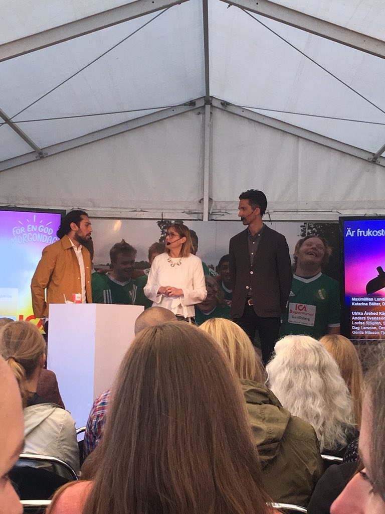 Frukost på #ica. Katarina Bälter från KI berättar om mat som ökar cancerrisk: energirik mat med mycket fett och socker, charkuterier och alkohol enligt WCRF #hälsa #frukost