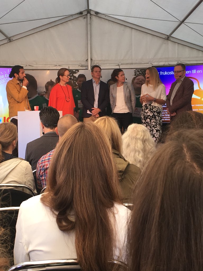 Samverkan krävs för att utbilda och minska ojämlikheten i hälsa. Halland förebild för samarbete mellan näringsliv, sjukvård etc. Nationellt programråd för livsstil och hälsa ska startas från SKL. Vi måste göra något nu! #matvanor #hälsa #hälsoklyftor