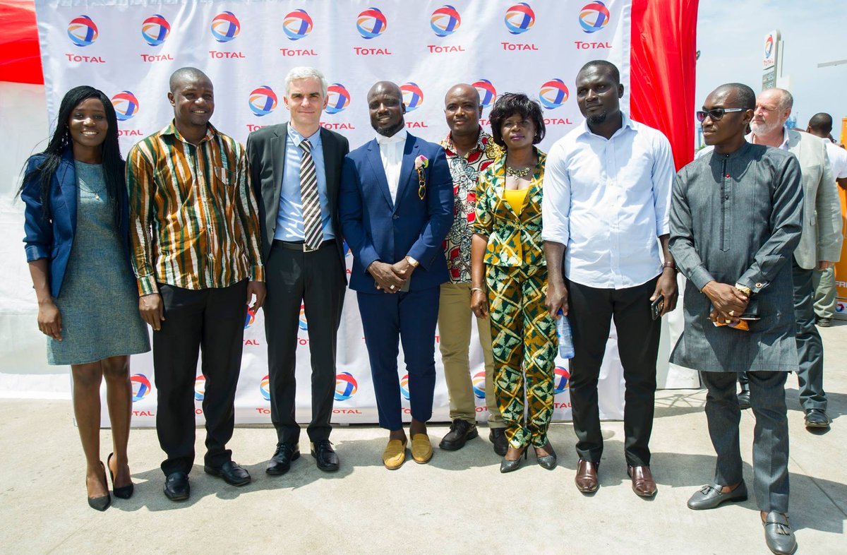 TotalEnergiesGH's tweet photo. Total Petroleum Ghana Ltd. has commissioned the first solar-powered service station in the country!
This project is part of the modernization plan of the company to solarize at least 50% of its network stations.
#TotalSolarLaunch #YouNoSay #Total #CommittedToBetterEnergy https://t.co/7ZiWYPHGo1
