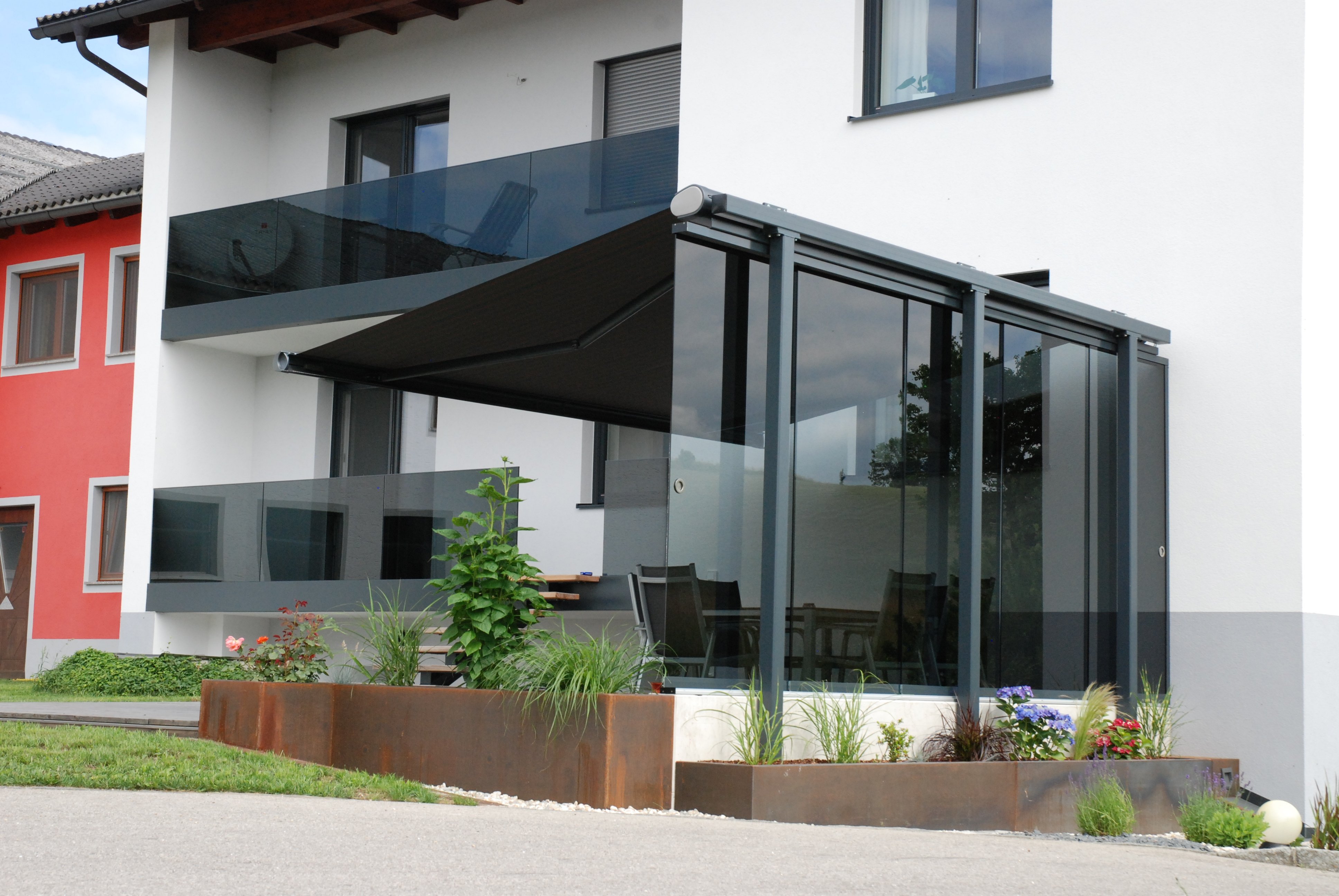 Fenster Schmidinger on X: Neue Referenz in Oberösterreich! Flexibler  Windschutz zum Aufschieben und Beschatten! Infos und viele Bilder findest  du auf  #Windschutz #Terrasse #Terrassenverglasung  #Schiebetüren #Glasschiebetüren