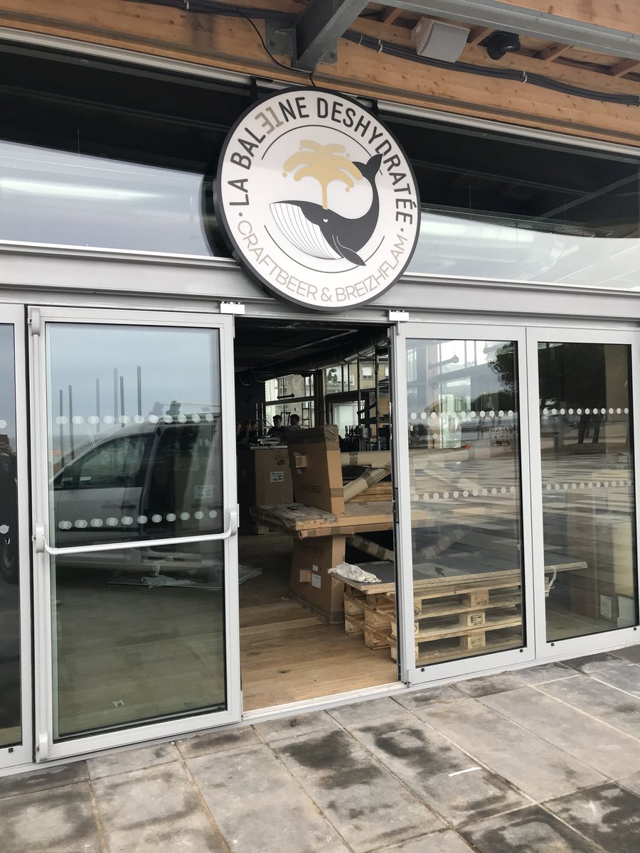 BaleineSN's tweet image. H-49 nous sommes tous impatient de pouvoir enfin ouvrir nos portes 😍🍻 #LaBD #SaintNazaire