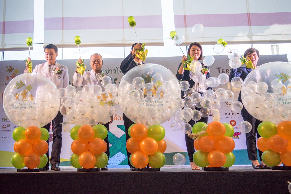 WindandWave_TH's tweet photo. เปิดตัวโครงการ #คบเด็กสร้างโรงพยาบาล อย่างเป็นทางการที่ Terminal 21 โคราช

ขอขอบคุณท่านประธาน ผู้สนับสนุนและทีมงานทุกคนที่ได้ร่วมแรงร่วมใจกันนะคะ

#คบเด็กสร้างโรงพยาบาล 
#WindandWave_TH https://t.co/wWcJBRSJGJ