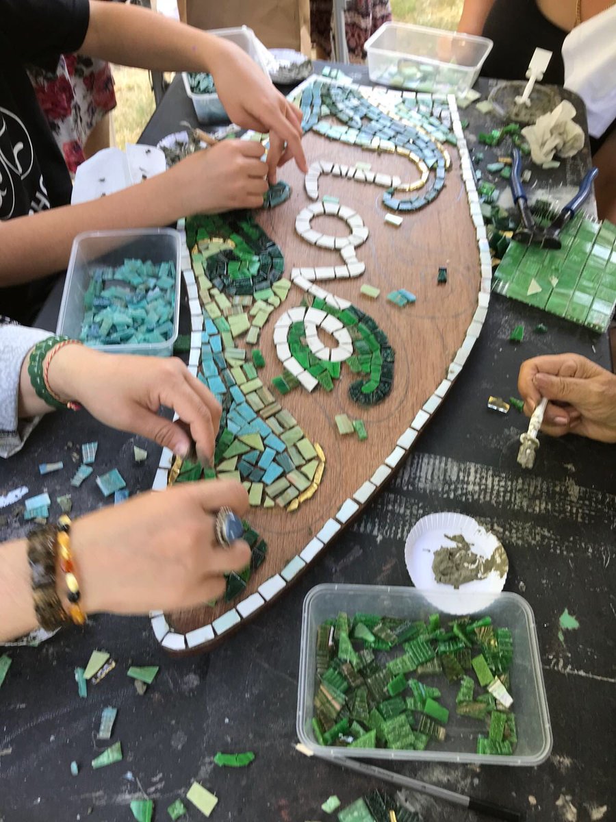 It’s the final workshop for petal no. 1 tomorrow (weds) for the #Grenfell Memorial Community Mosaic from 1-3pm at ACAVA HQ in Blechynden St W10. Pop along &amp; contribute 💚 @ACAVAarts <a href="/GrenfellHIR/">Grenfell Humanitarian Information Report</a> <a href="/ThisIsNorthKen/">THINK ❤️💛💚</a> <a href="/SamiaBadani/">Samia Badani 💚</a>