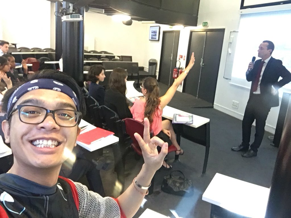 phokham_sp's tweet photo. Nouvelle journée de concours les candidats sont toujours aussi beaux et motivés pour passer leur entretien à @inseec_bs 
Toute la Team Admisseurs souhaite bon courage aux Admissibles !! 

cc @myriam_merat &amp; @inseec_bs 

#Admissible2018 #INSEEC #INSEECBS #Entretiens #Oraux #CPGE https://t.co/KJ6AFzMAeJ